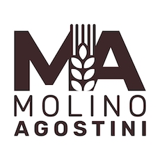 Il Molino Agostini situato nel cuore delle Marche è una storica azienda familiare ed artigianale che si occupa, ormai da tre generazioni, di mantenere viva la passione per l’arte molitoria, diventando più di 25 anni fa uno dei primi molini Bio dedicati in Italia. Ad oggi sul territorio italiano ed in parte europeo eccelle per la qualità dei suoi prodotti e per il valore che dà alle persone ed al territorio attraverso l’utilizzo delle “buone pratiche”. Dal 2023 si è trasformata in Società Benefit, primi nel loro settore, adottando una nuova innovativa struttura societaria che formalizza l’impegno per la realizzazione di azioni di bene comune. Ha l’obiettivo di creare una rete di valore coinvolgendo in questa nuova forma societaria altre realtà legate alla loro filiera e di progettare innovative forme di tutela e di qualità del benessere, promuovendo l’ingegno e l’inventiva delle nuove generazioni.